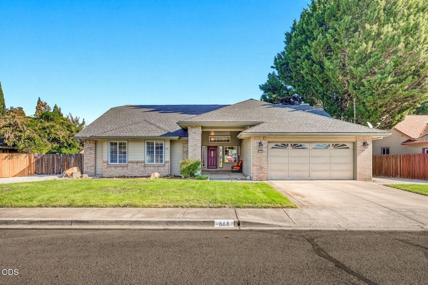 ApxAVA00003. Photo 4 of 44, 668 Vincent Avenue, Central Point, OR 97502