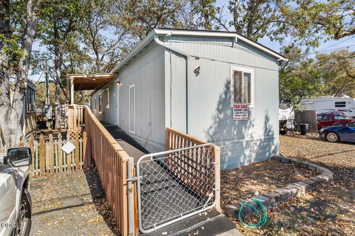 01-Home. Photo 1 of 15, 380 W Gregory Road Unit UNIT 4, Central Point, OR 97502