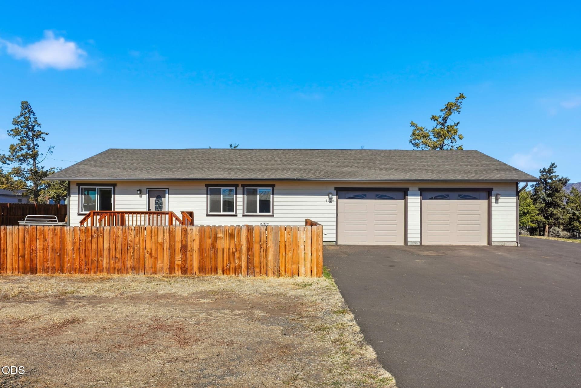 Front View. Photo 1 of 33, 8560 NW 6th Street, Terrebonne, OR 97760