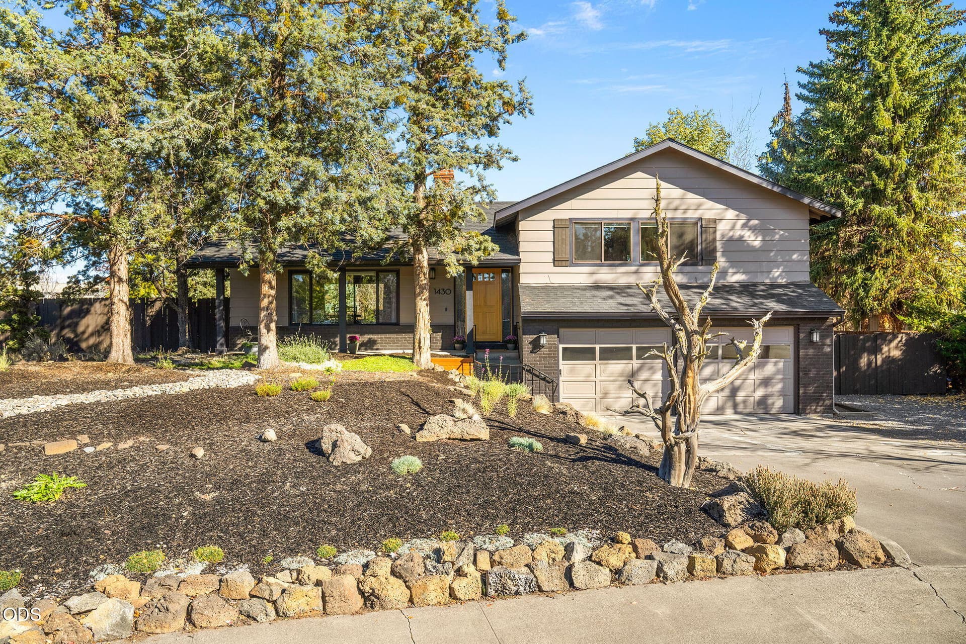 1-web-or-mls-DSC00018. Photo 2 of 51, 1430 NE Sharkey Terrace, Bend, OR 97701