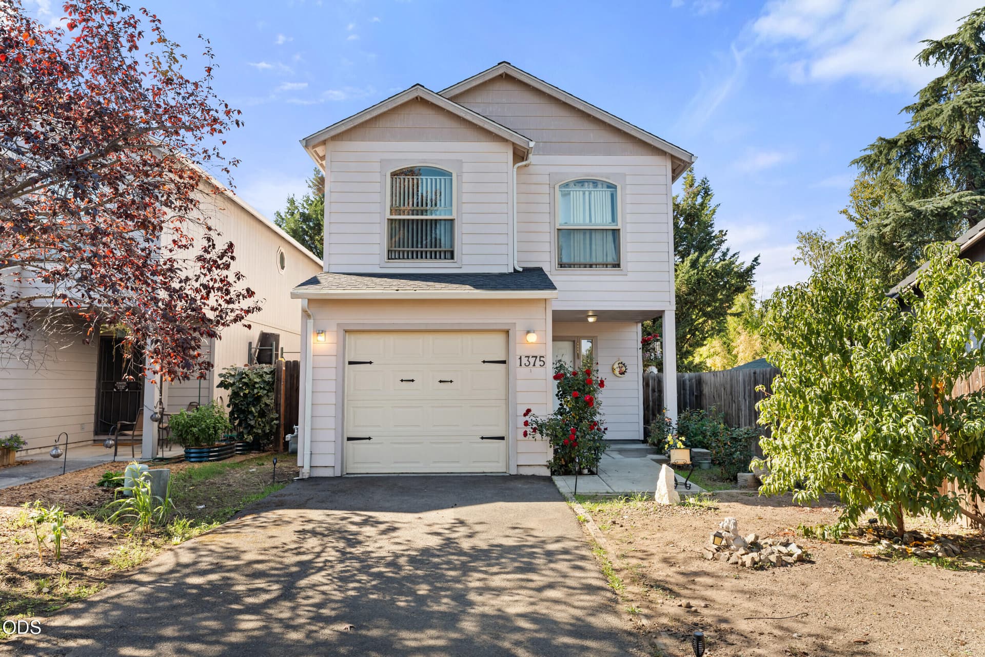 1_1375-circle-wood-dr-01. Photo 1 of 34, 1375 Circle Wood Drive, Central Point, OR 97502