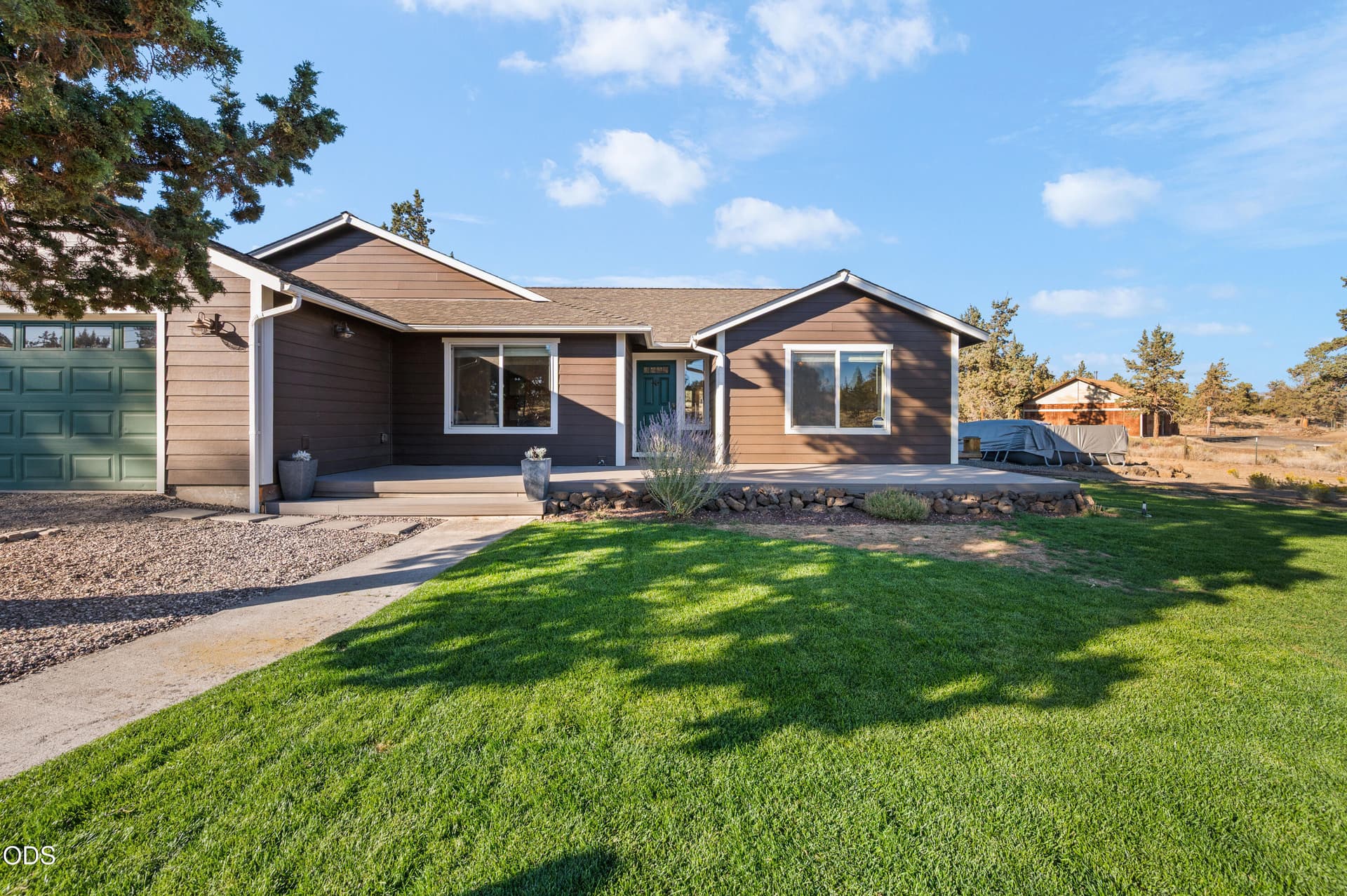 5391FrankWay-4. Photo 3 of 77, 5391 NW Frank Way, Redmond, OR 97756