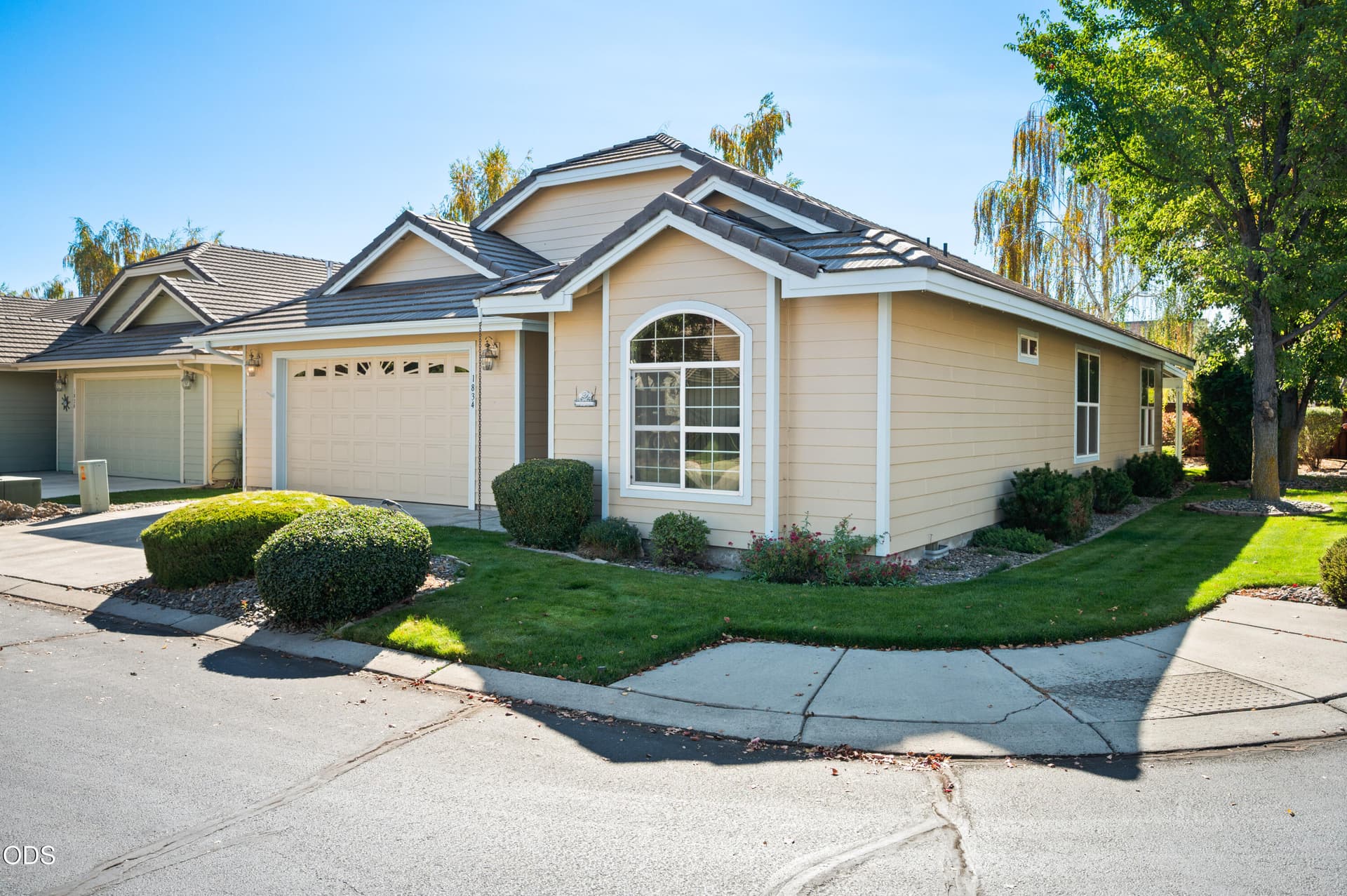 1834NWNickernutPl-4. Photo 2 of 30, 1834 NW Nickernut Place, Redmond, OR 97756