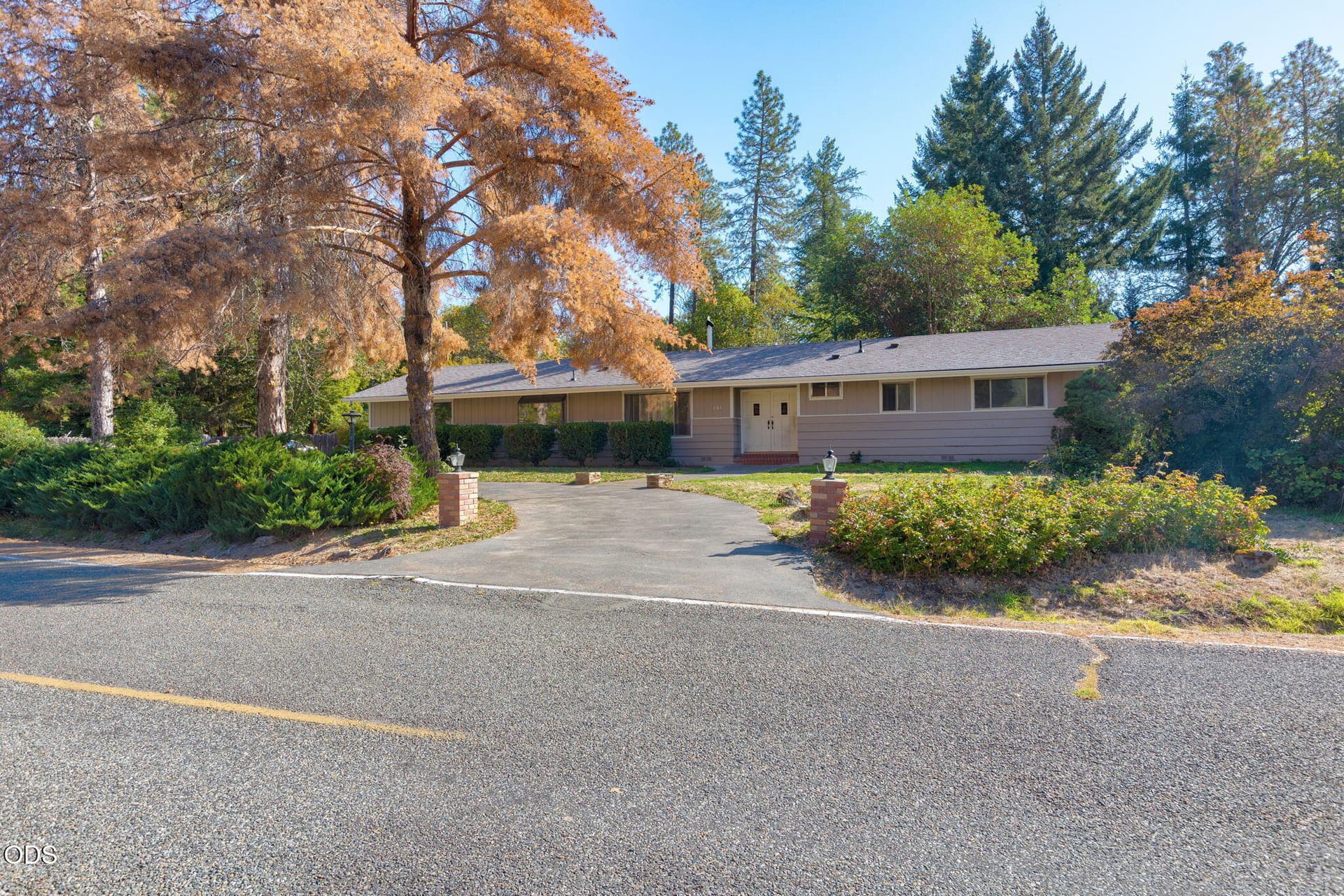 6-web-or-mls-151-verna-ln. Photo 3 of 48, 151 Verna Lane, Grants Pass, OR 97527