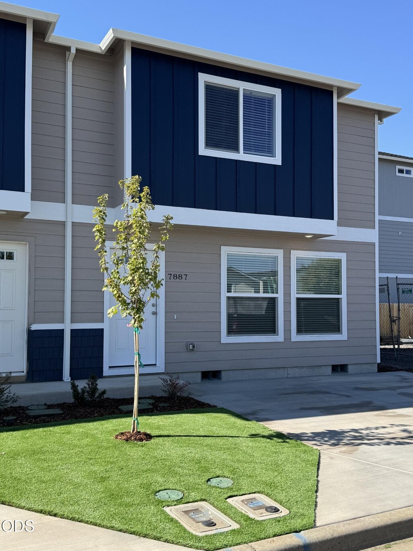 1. Photo 1 of 23, 7887 Houston Loop, White City, OR 97503