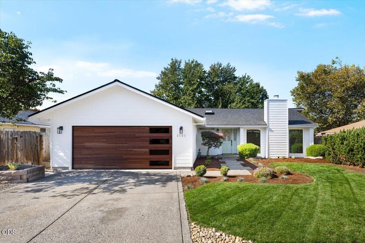03-CI_5288. Photo 1 of 36, 1141 N Modoc Avenue, Medford, OR 97504