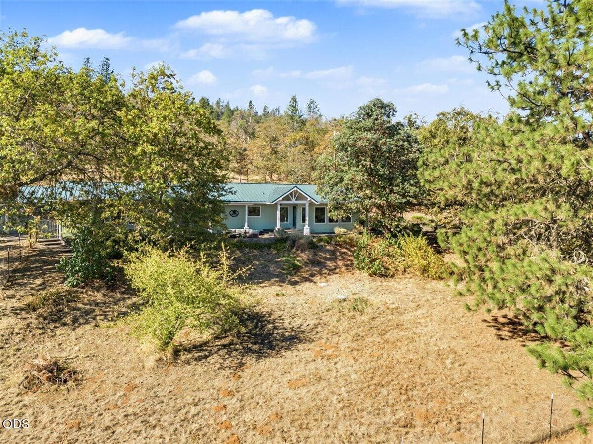006-6. Photo 4 of 71, 2094 Knowles Road, Medford, OR 97501