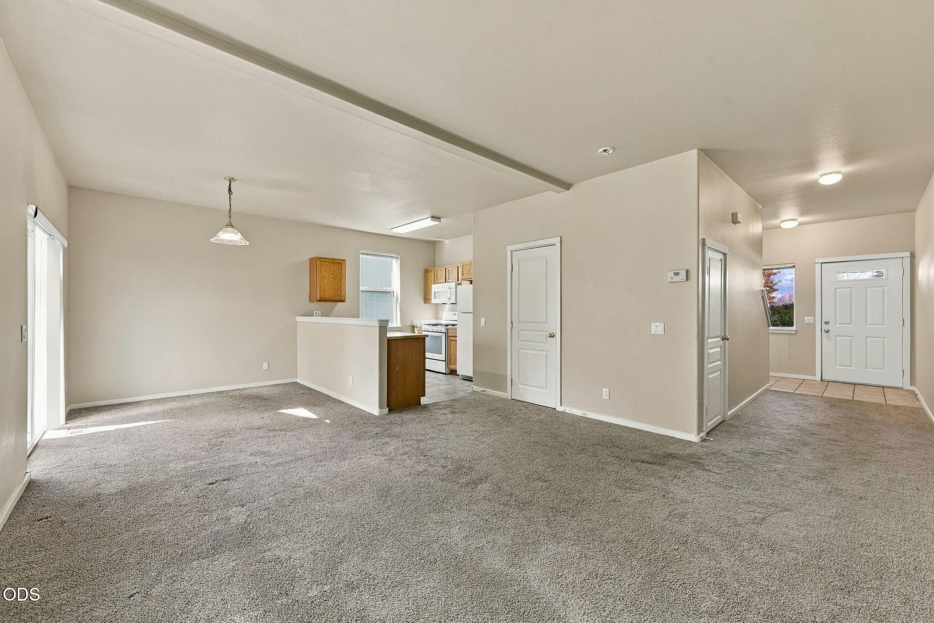 20075 Doanna Way-04. Photo 4 of 22, 20075 Doanna Way, Bend, OR 97702