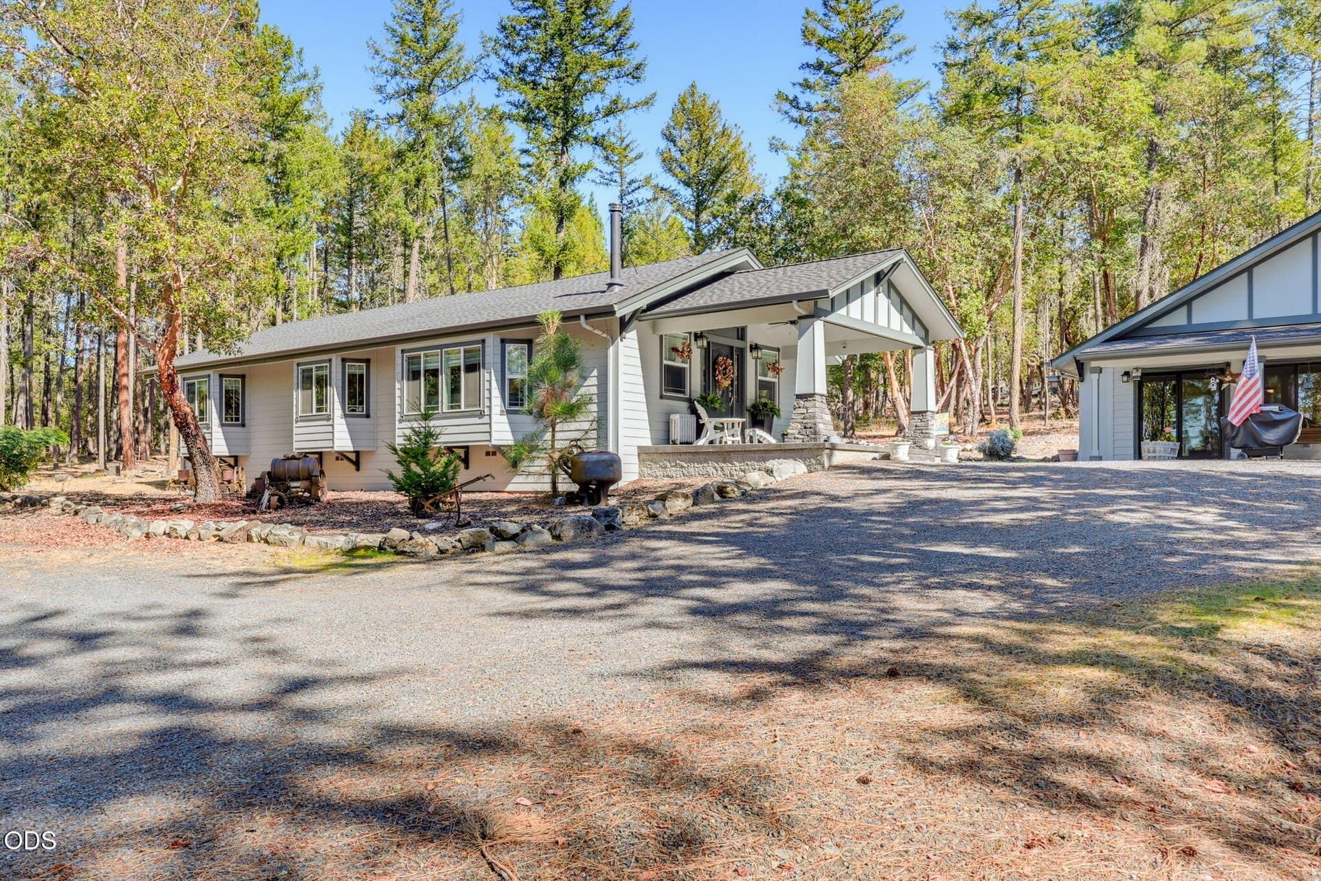ApxAVA00003. Photo 1 of 61, 995 Upper Applegate Road, Jacksonville, OR 97530