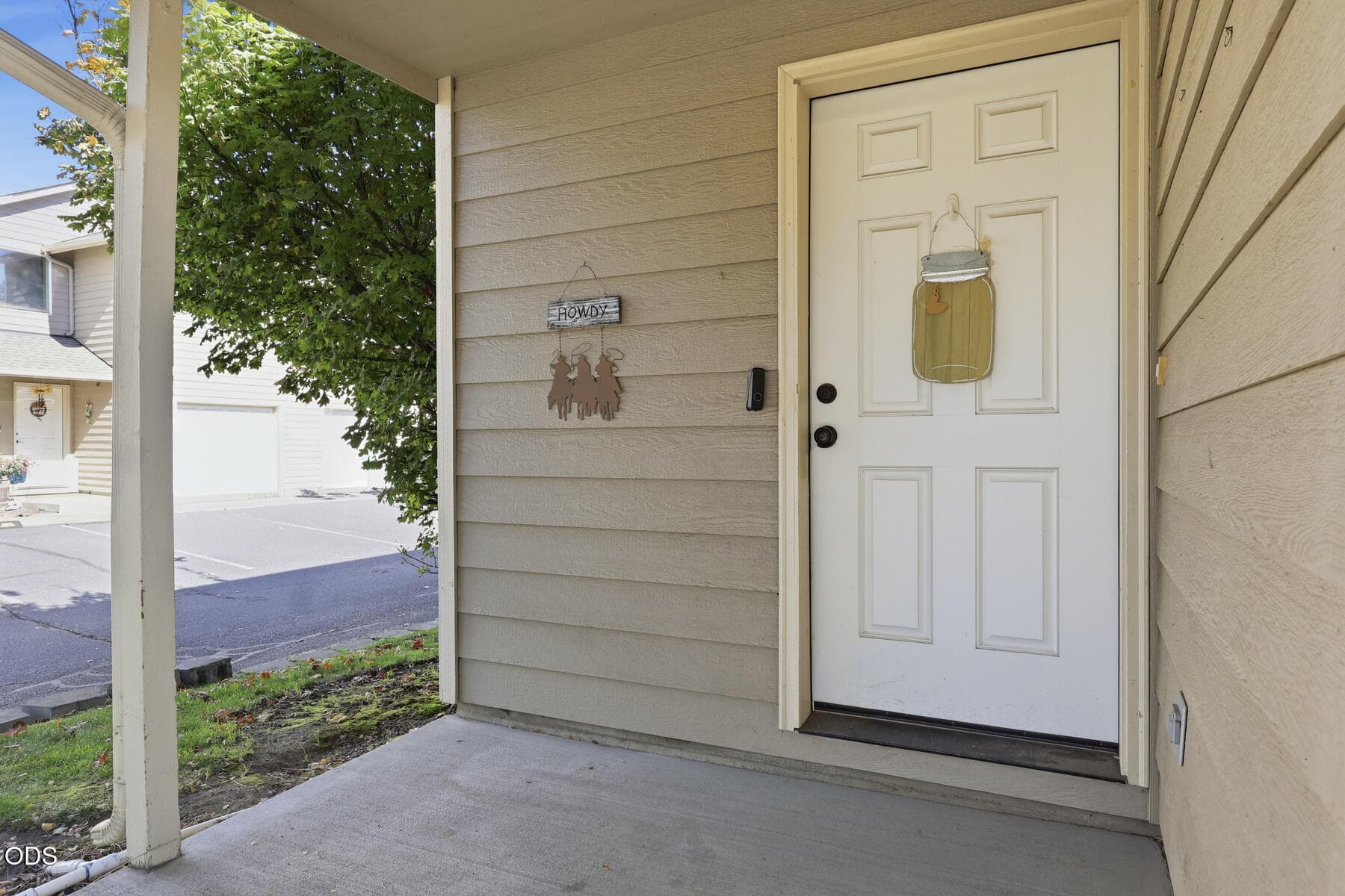 7_welcome home. Photo 3 of 41, 1450 SW 16th Street, Redmond, OR 97756