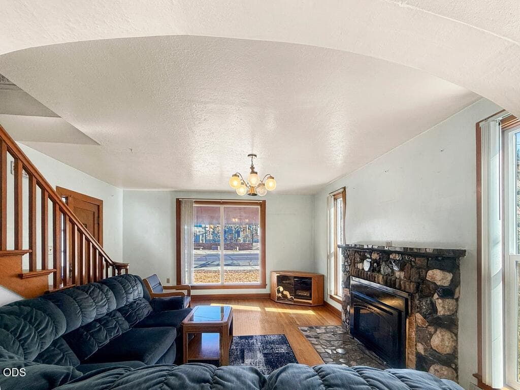 03. Photo 3 of 28, 239 S Canyon Boulevard, John Day, OR 97845