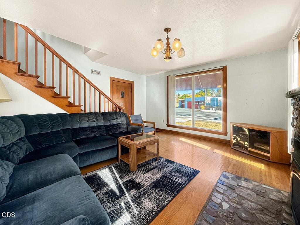 04. Photo 4 of 28, 239 S Canyon Boulevard, John Day, OR 97845