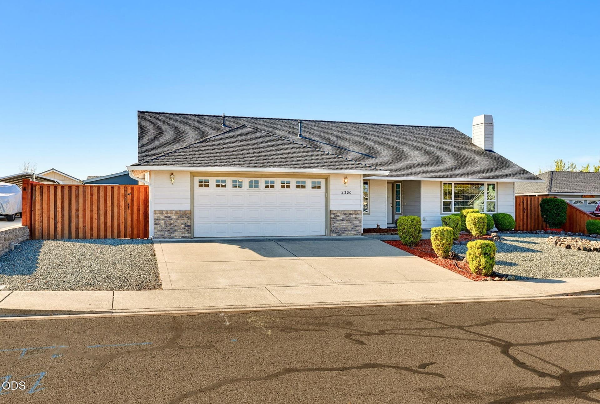 2 - ApxSD00003. Photo 2 of 42, 2300 Savannah Drive, Central Point, OR 97502