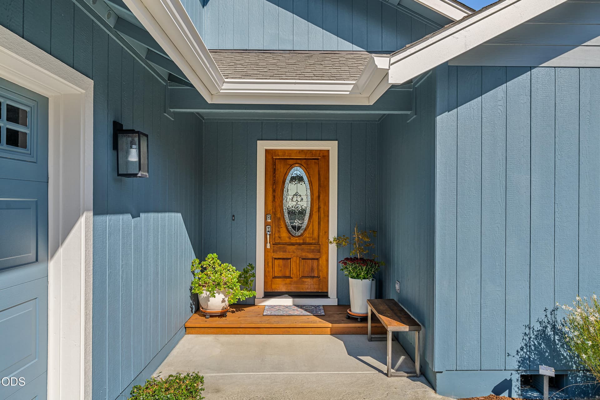 Front Entry. Photo 4 of 45, 227 Sapphire Court, Grants Pass, OR 97527