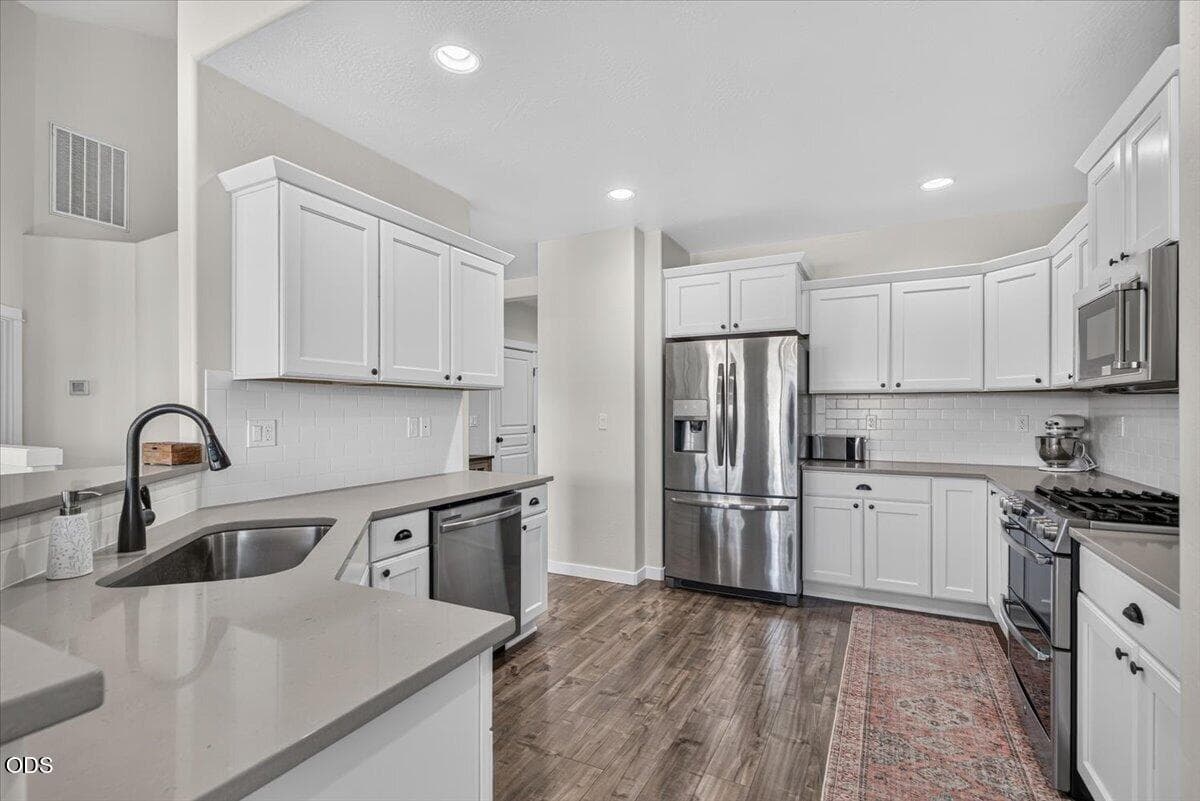 22-20. Photo 5 of 51, 425 W Nevada Street, Ashland, OR 97520