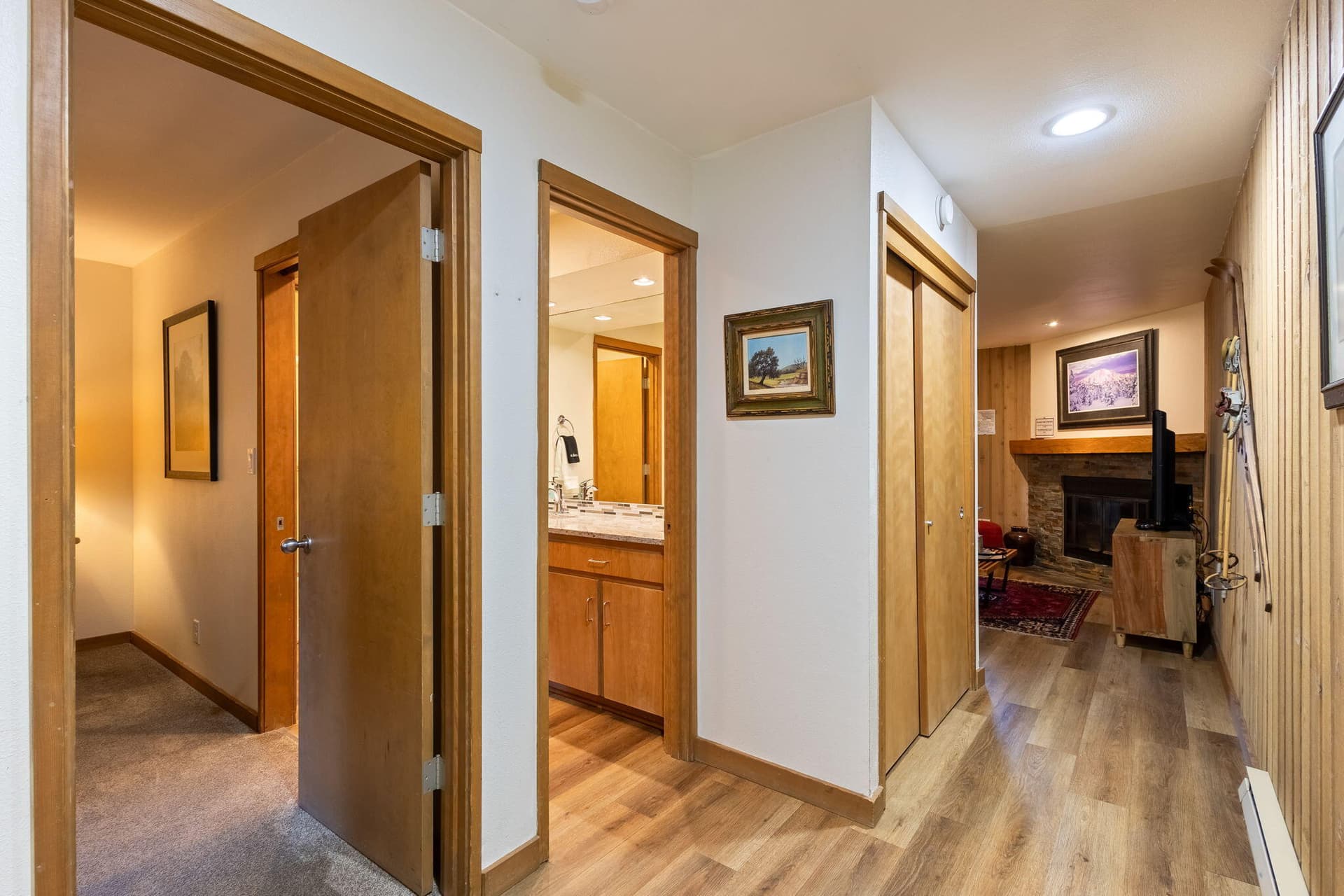 6-web-or-mls-06. Photo 5 of 29, 19717 SW Mount Bachelor Drive Unit UNIT 152, Bend, OR 97702