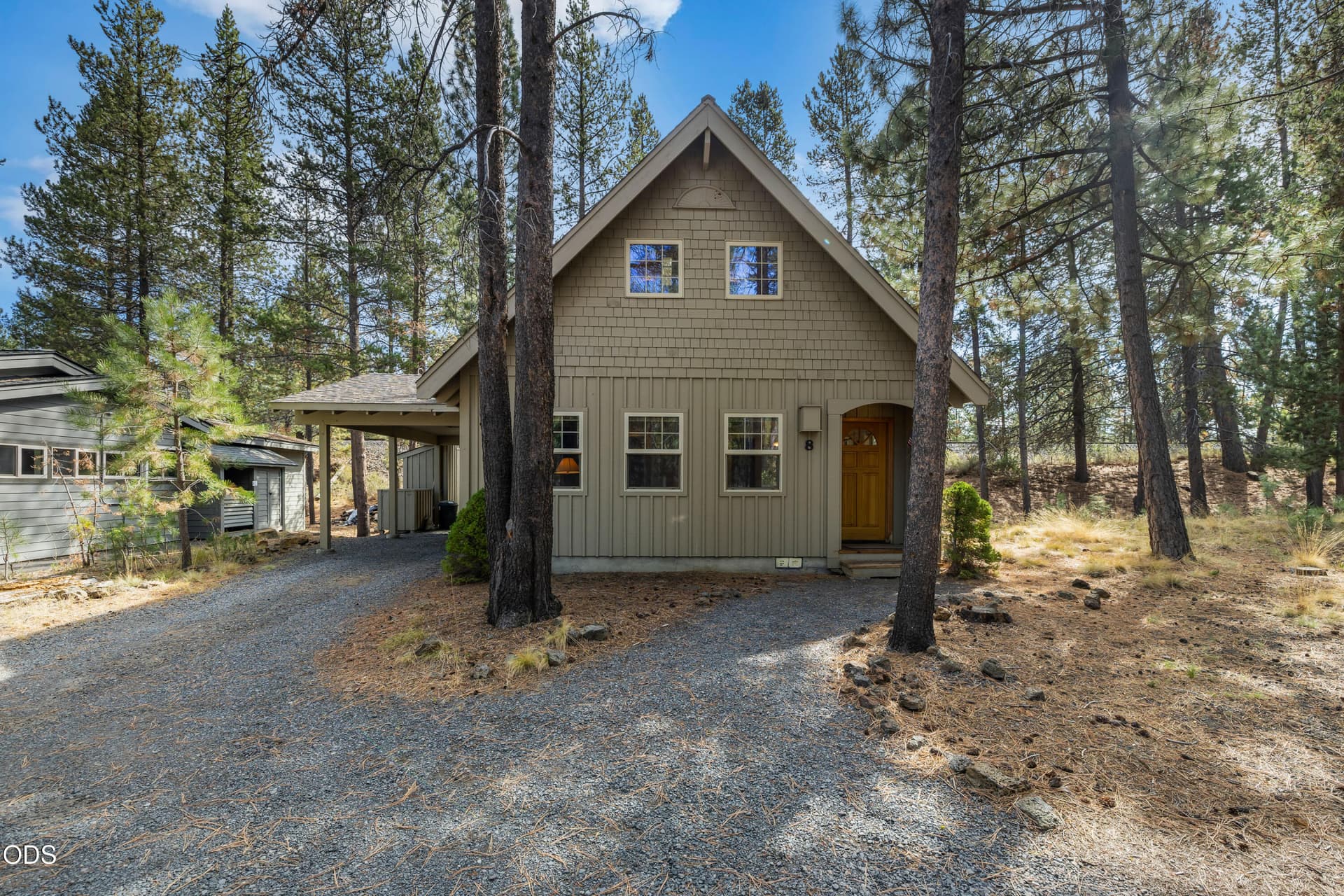 2026_10_01_18151_timber_lane_n8_sunriver. Photo 2 of 42, 18151 Timber Lane, Sunriver, OR 97707