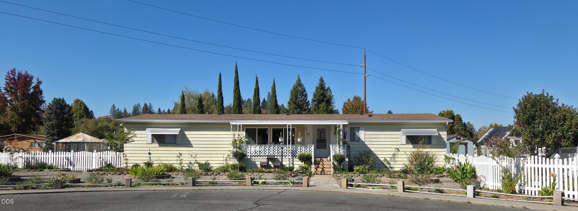 1 Front View. Photo 3 of 38, 1094 Lee Roze Lane, Grants Pass, OR 97527