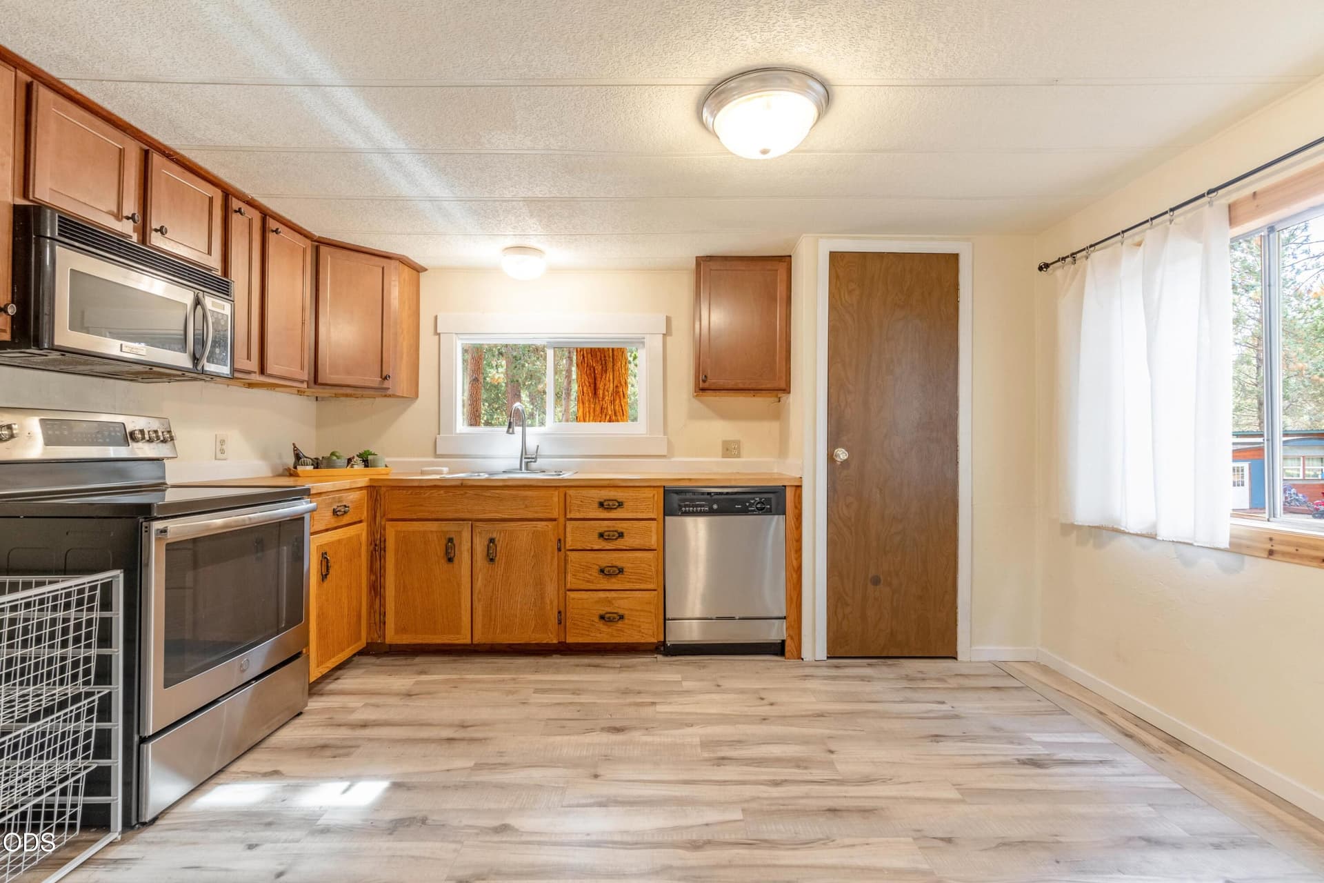 05. Photo 5 of 19, 141 SW 15th Street Unit UNIT 21, Bend, OR 97702