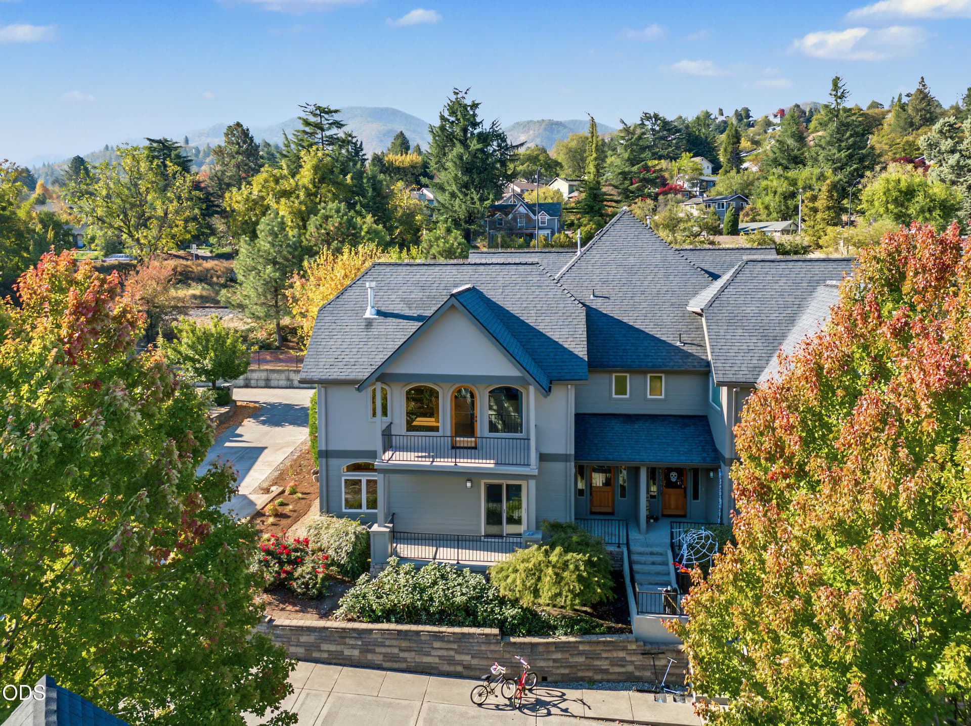 524 W Nevada Street, Ashland, OR 97520. Photo 1 of 43, 524 W Nevada Street, Ashland, OR 97520