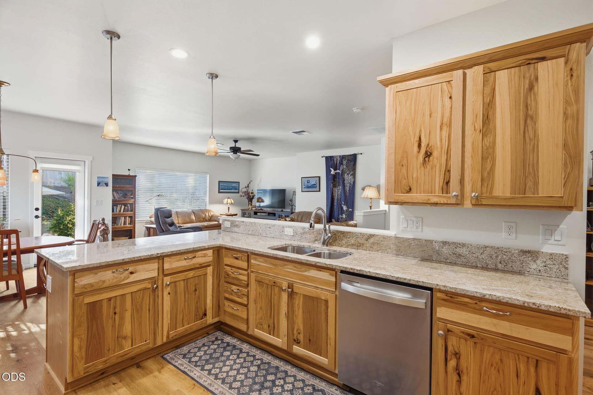 16-web-or-mls-2311-se-coriander-way. Photo 1 of 47, 2311 SE Coriander Way, Grants Pass, OR 97527
