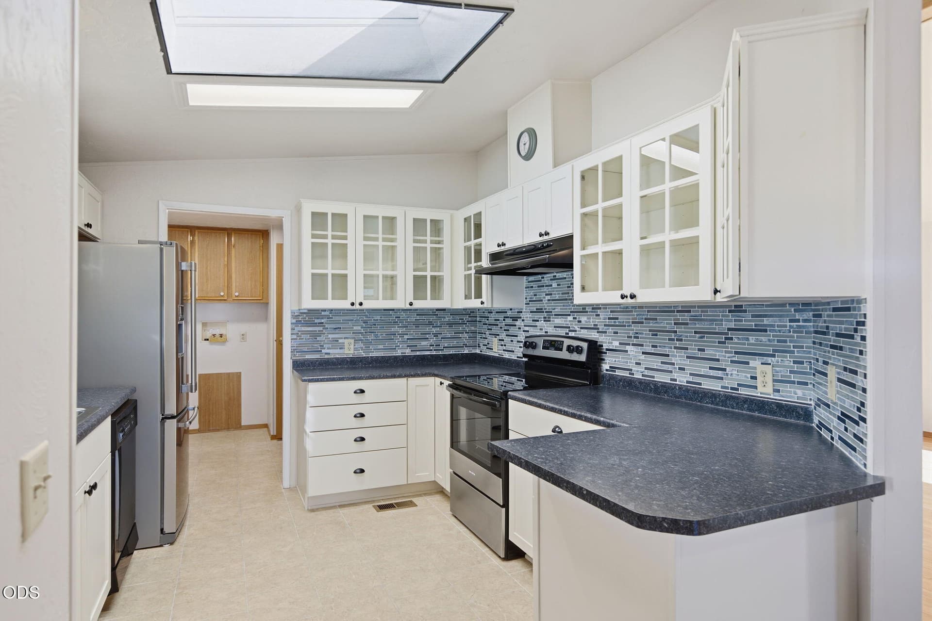 13-web-or-mls-1358-willow-ct. Photo 4 of 27, 1358 Willow Court, Grants Pass, OR 97527