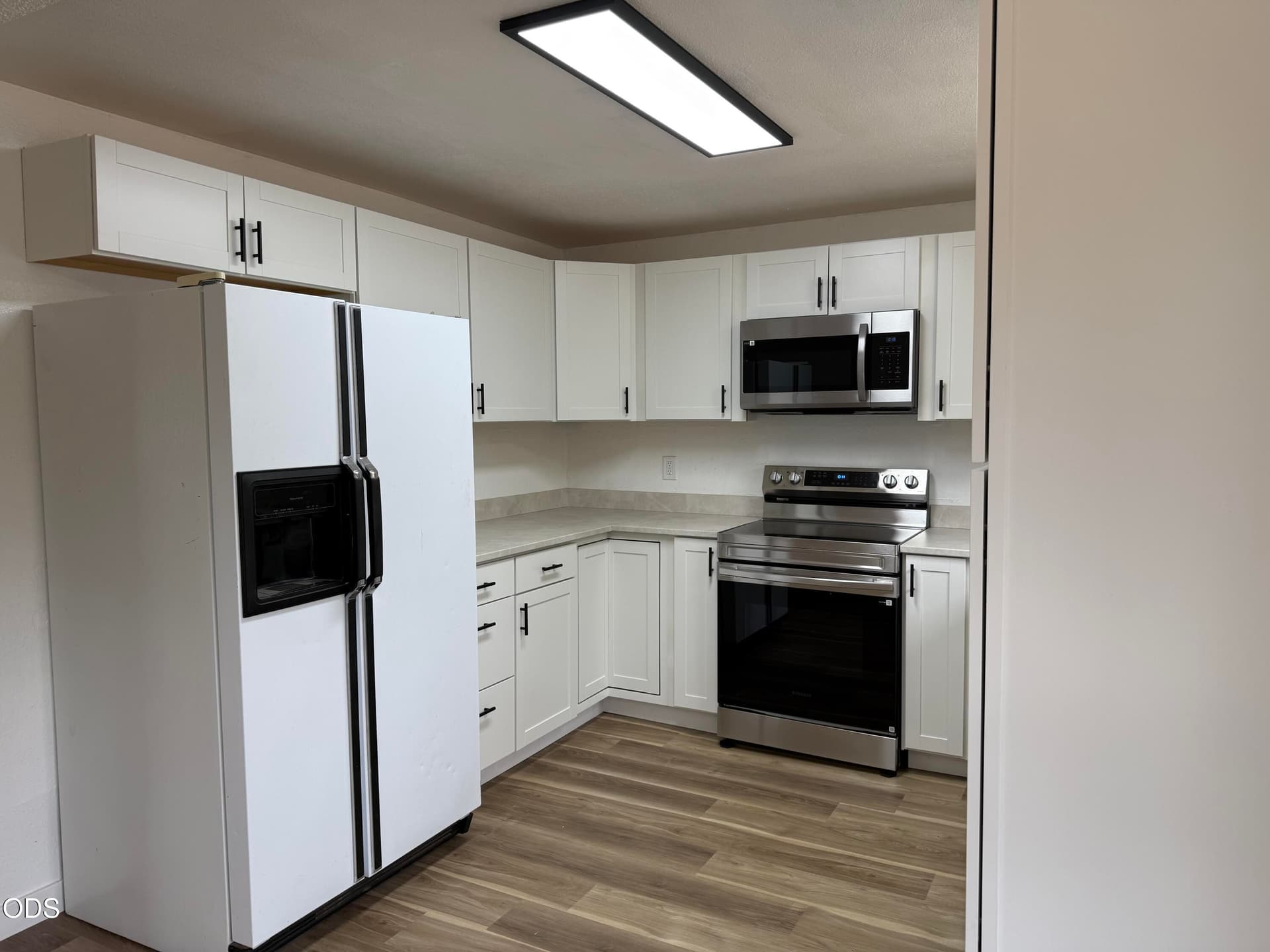 Kitchen. Photo 4 of 10, 15838 Pierce Road, La Pine, OR 97739