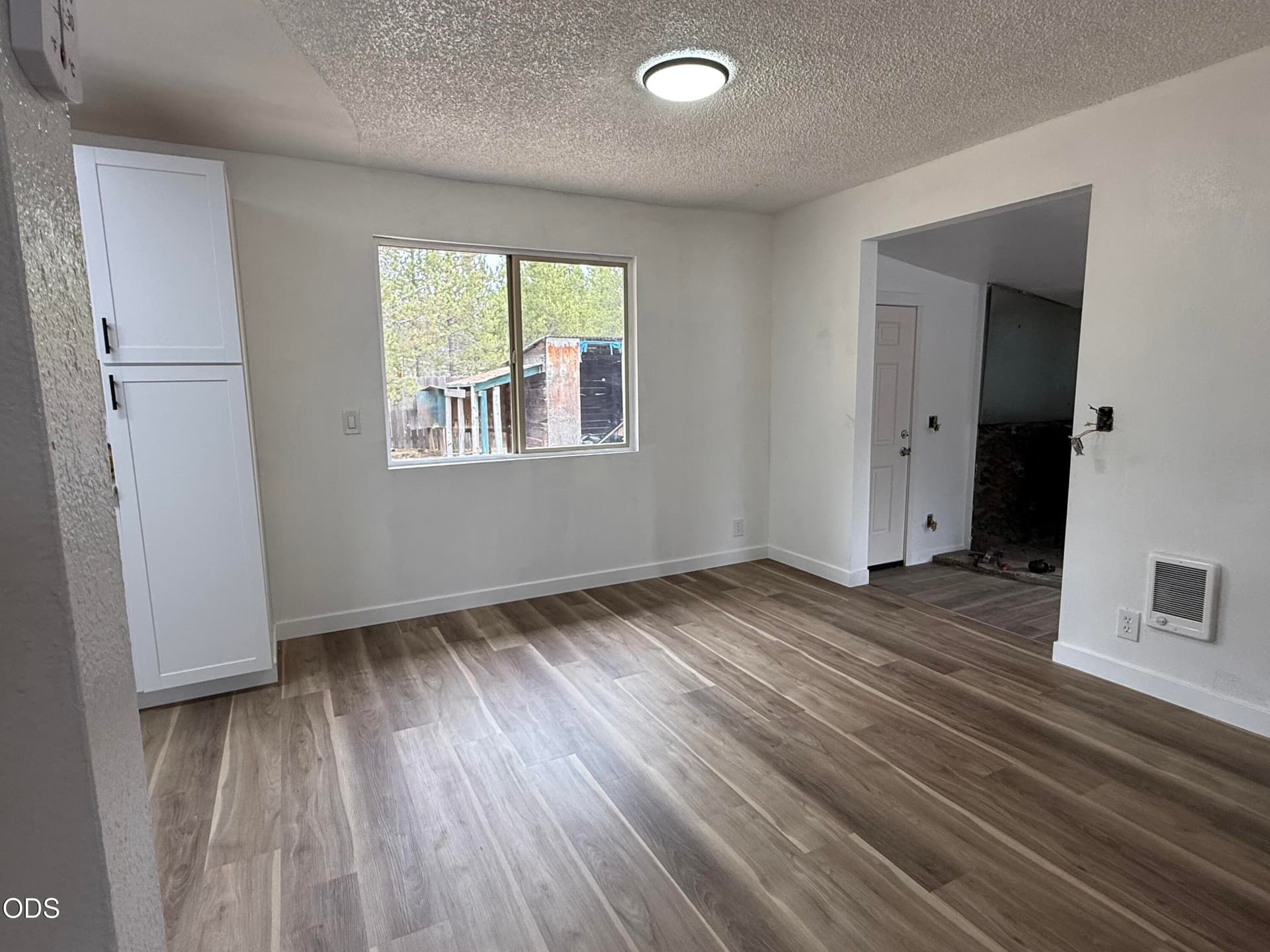 Dining Area. Photo 5 of 10, 15838 Pierce Road, La Pine, OR 97739