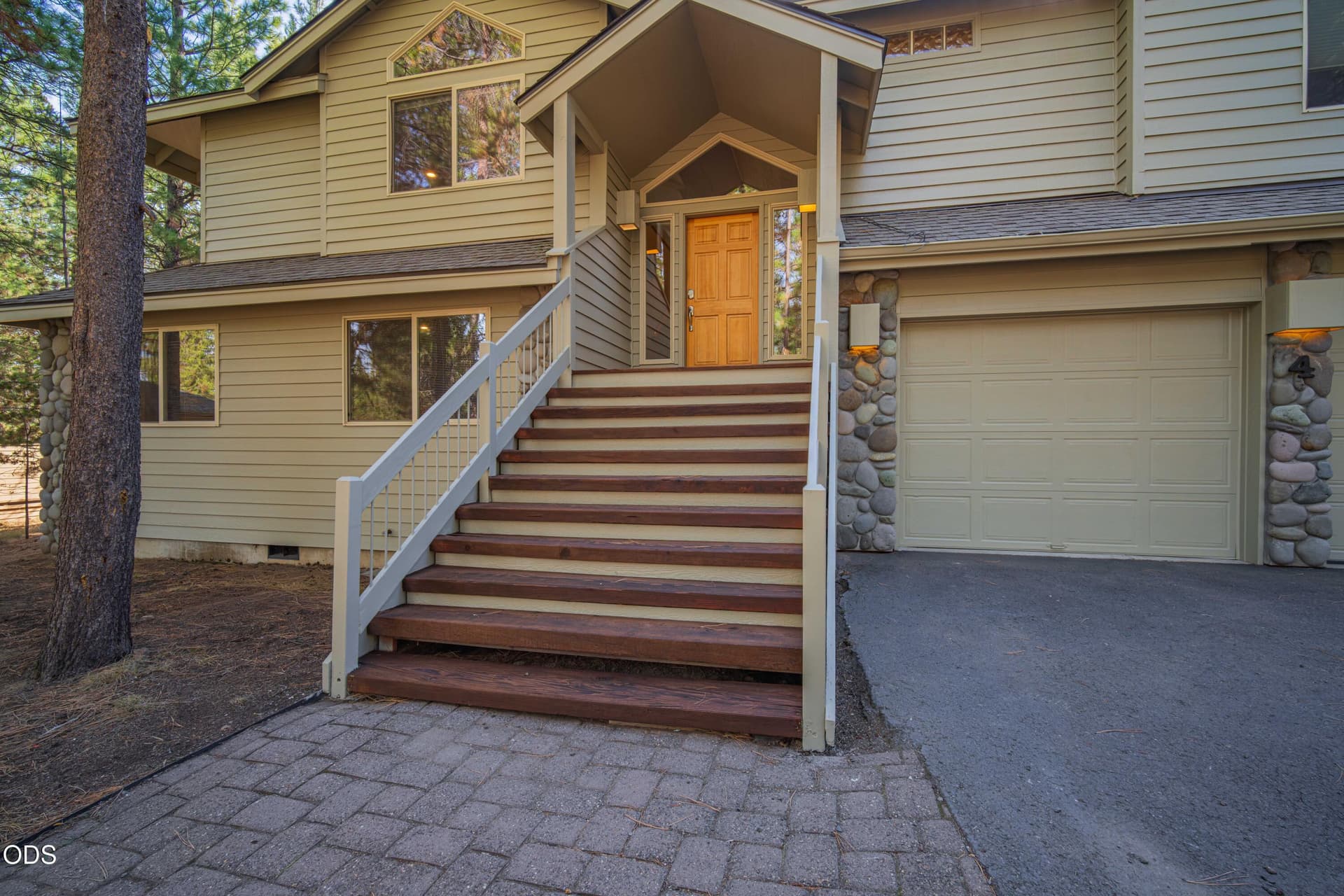 03 entrance. Photo 4 of 46, 18130 Mt Baker Lane Unit 4, Bend, OR 97707
