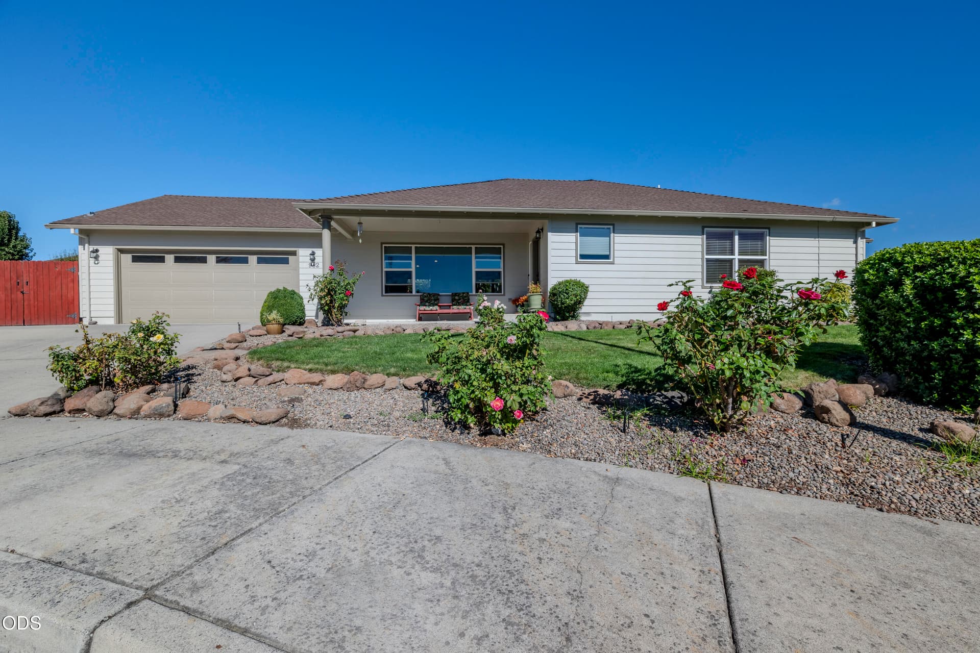 01. Photo 1 of 28, 982 Jessica Court, Eagle Point, OR 97524