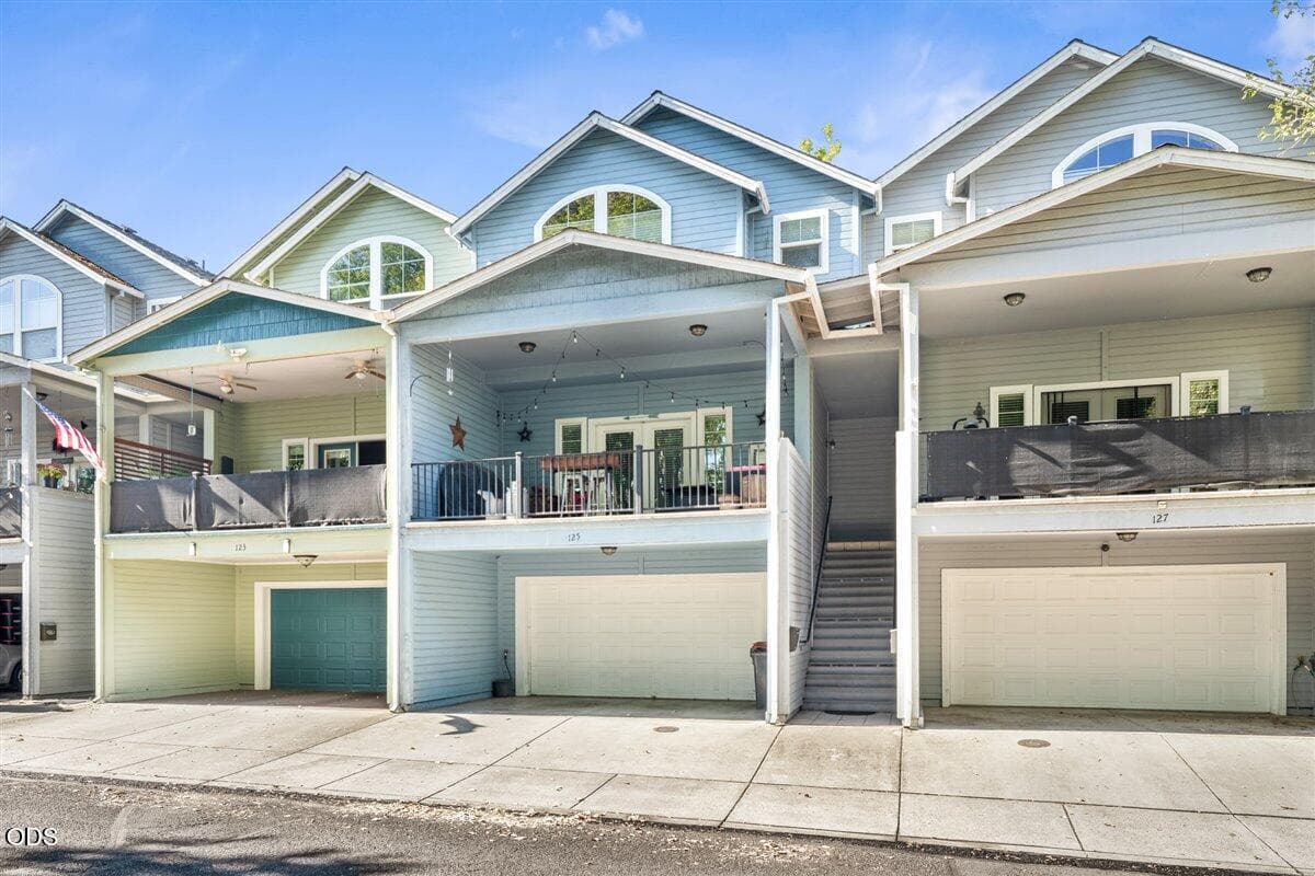 01-Home Angle. Photo 1 of 23, 125 N 6th Street, Central Point, OR 97502
