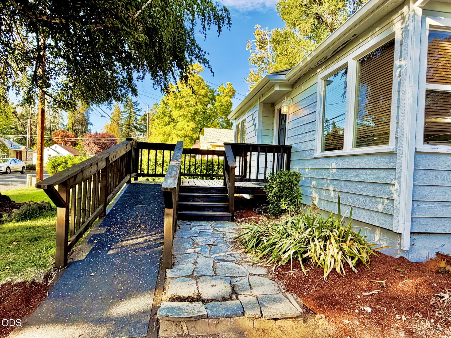 1301SESParkDr_73624_2. Photo 2 of 23, 1301 SE South Park Drive, Grants Pass, OR 97527