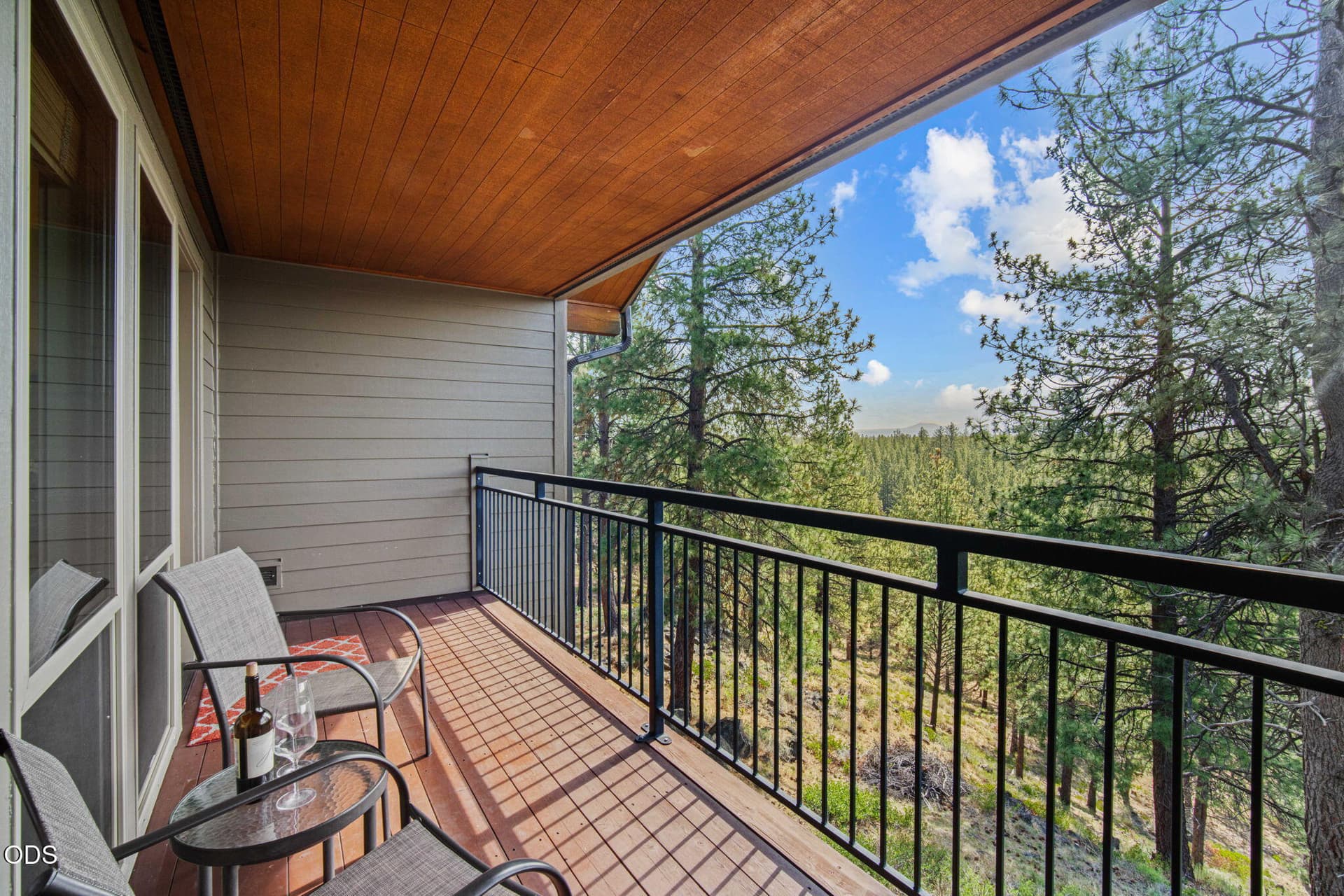COVER PHOTO. Photo 1 of 26, 18575 SW Century Drive Unit 1437, Bend, OR 97702