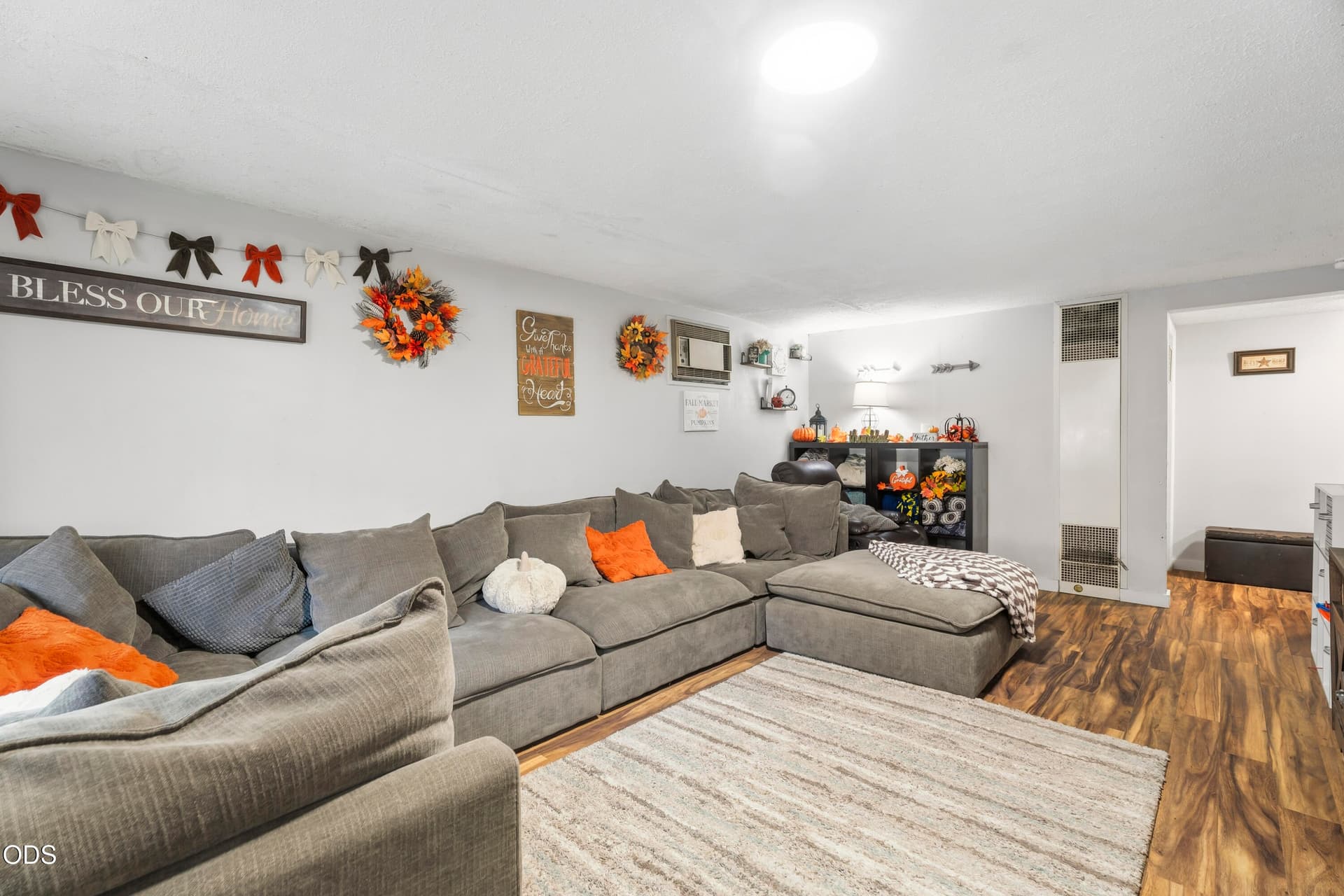 08-Living Room. Photo 4 of 33, 2307 SE Willowdale Lane, Prineville, OR 97754