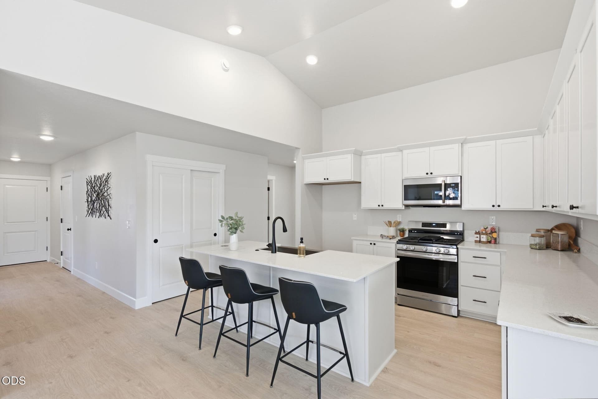 Kitchen. Photo 2 of 27, 4044 SW Pumice Avenue Unit 81, Redmond, OR 97756