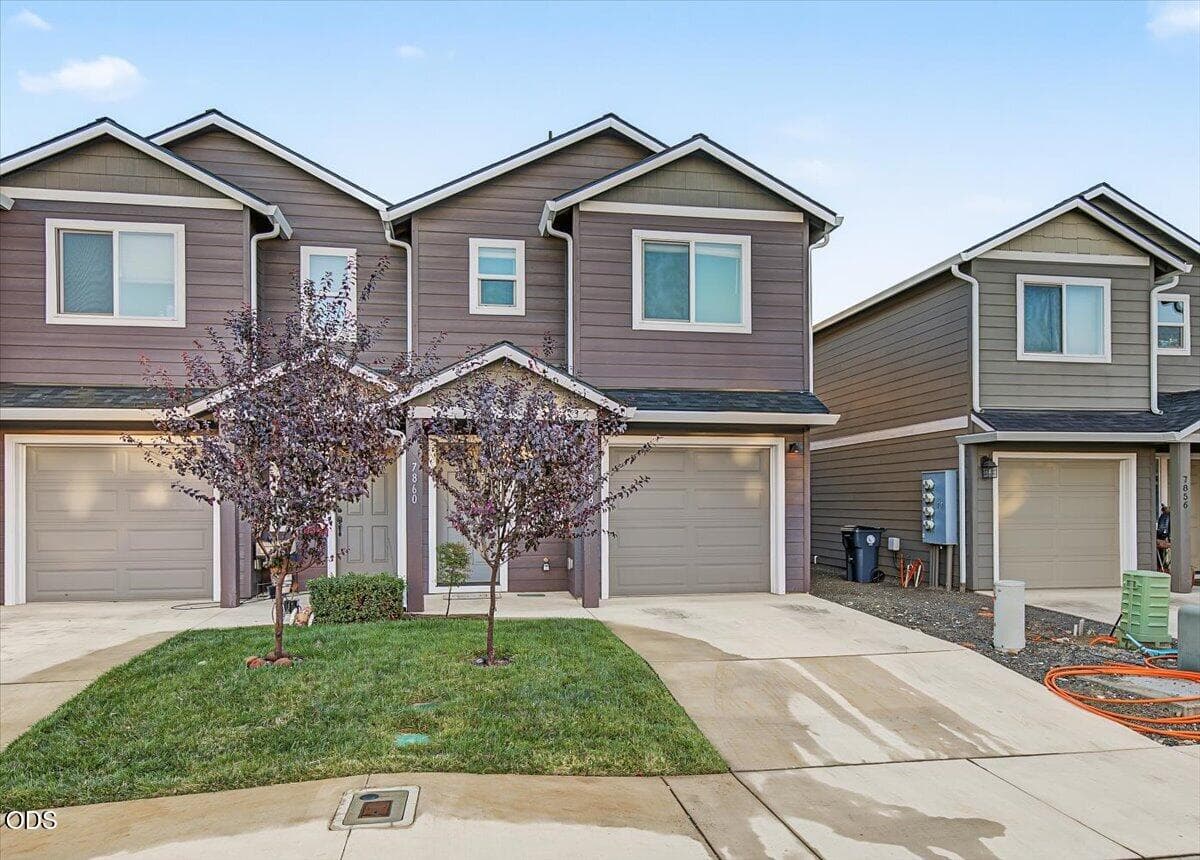 03-3. Photo 1 of 28, 7858 Phaedra Lane, White City, OR 97503