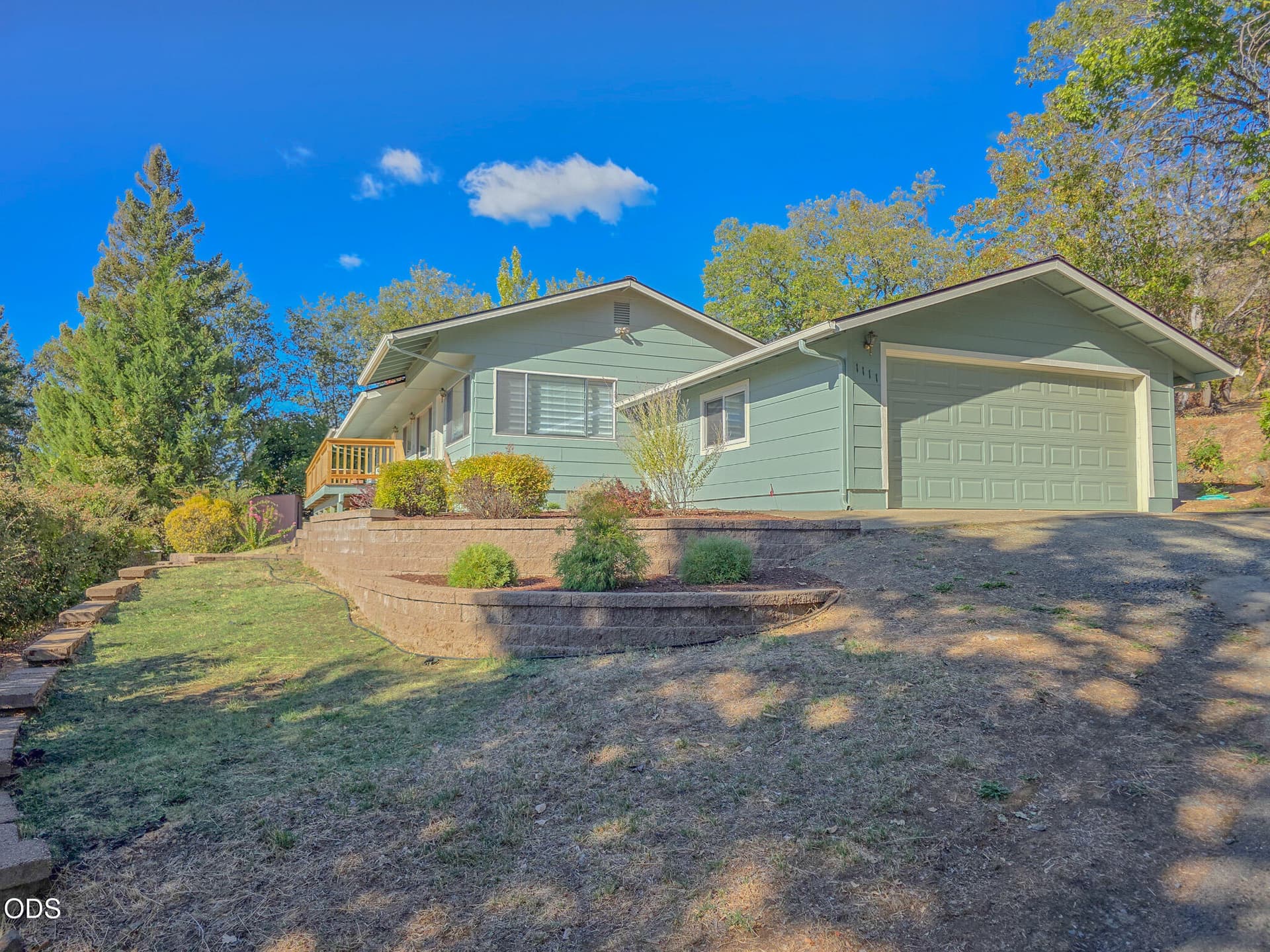 View. Photo 1 of 38, 1111 NE Beacon Drive, Grants Pass, OR 97526