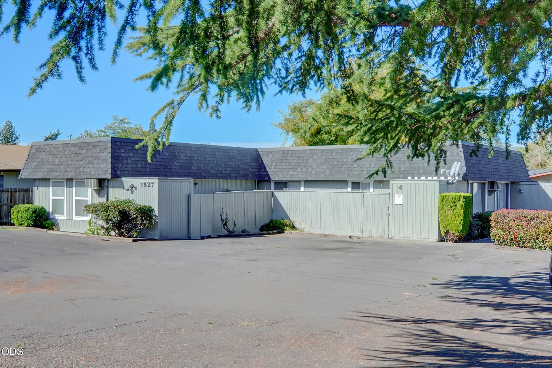 01. Photo 1 of 20, 1927 Crater Lake Avenue, Medford, OR 97504