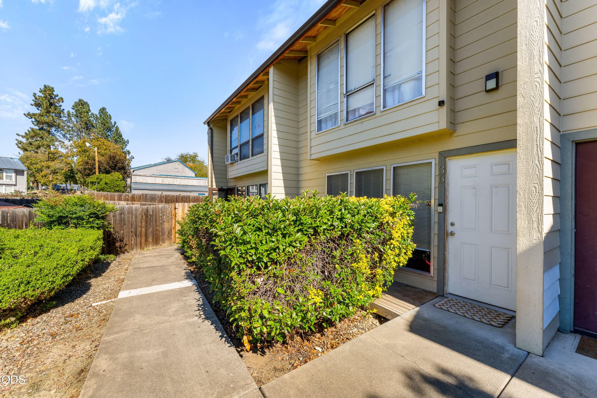 03-EXT (3 of 10). Photo 2 of 18, 1800 Crater Lake Avenue Unit 36, Medford, OR 97504