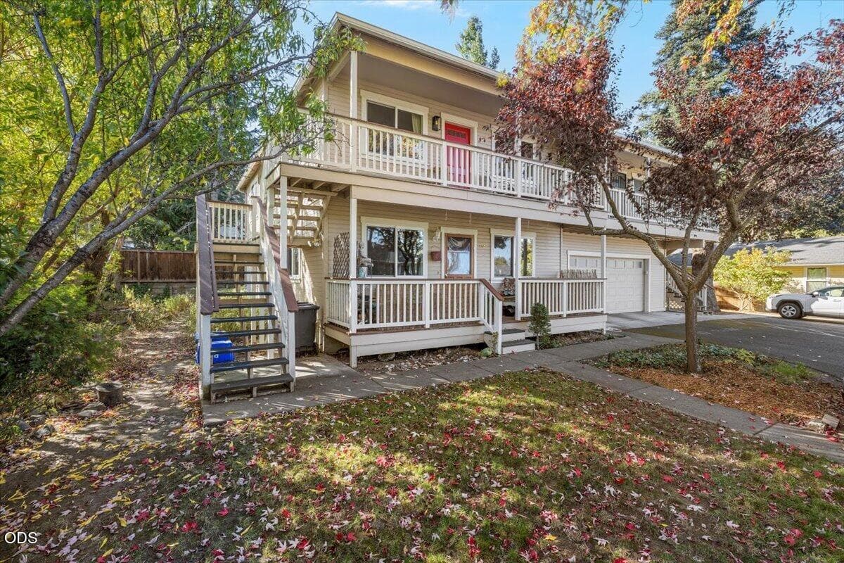 1. Photo 1 of 17, 800 Park Street, Ashland, OR 97520