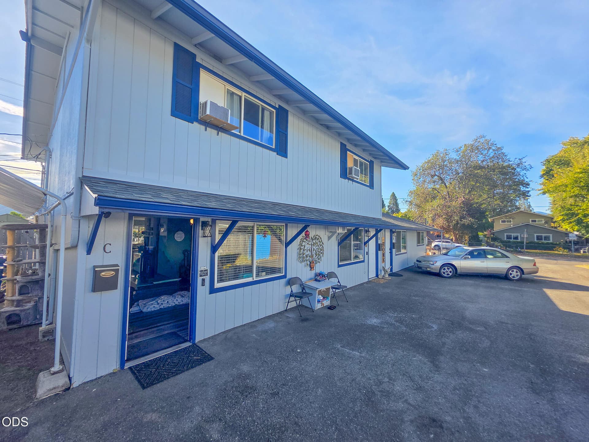 20260929_095533. Photo 1 of 19, 522 SE L Street, Grants Pass, OR 97526