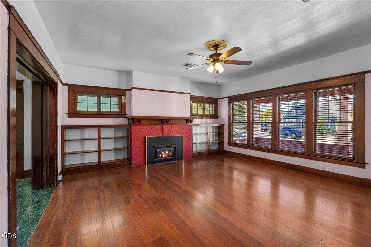 07-CI_6012. Photo 4 of 23, 332 N Ivy Street, Medford, OR 97501