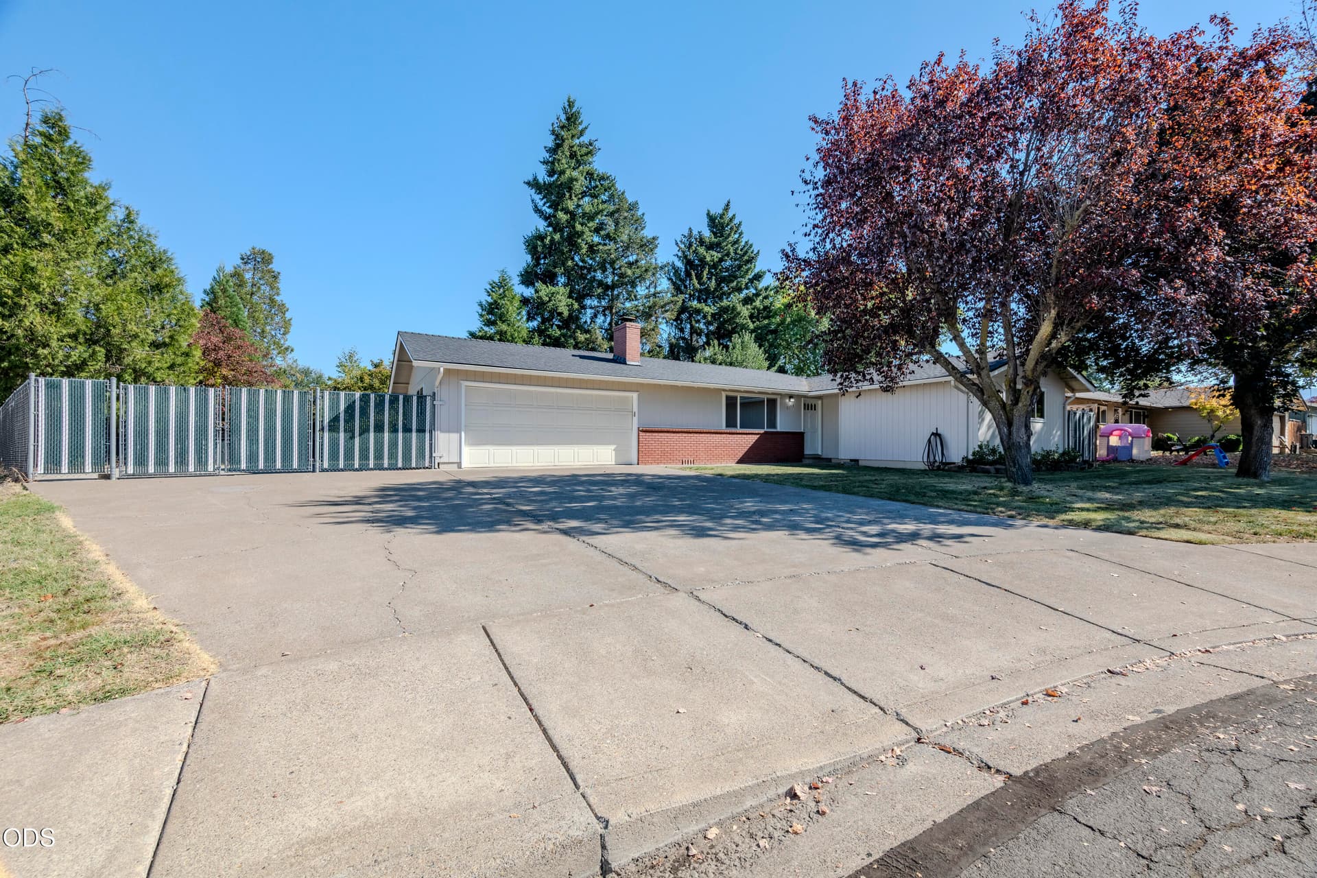 01-2. Photo 2 of 23, 1153 Kelly Street, Medford, OR 97501