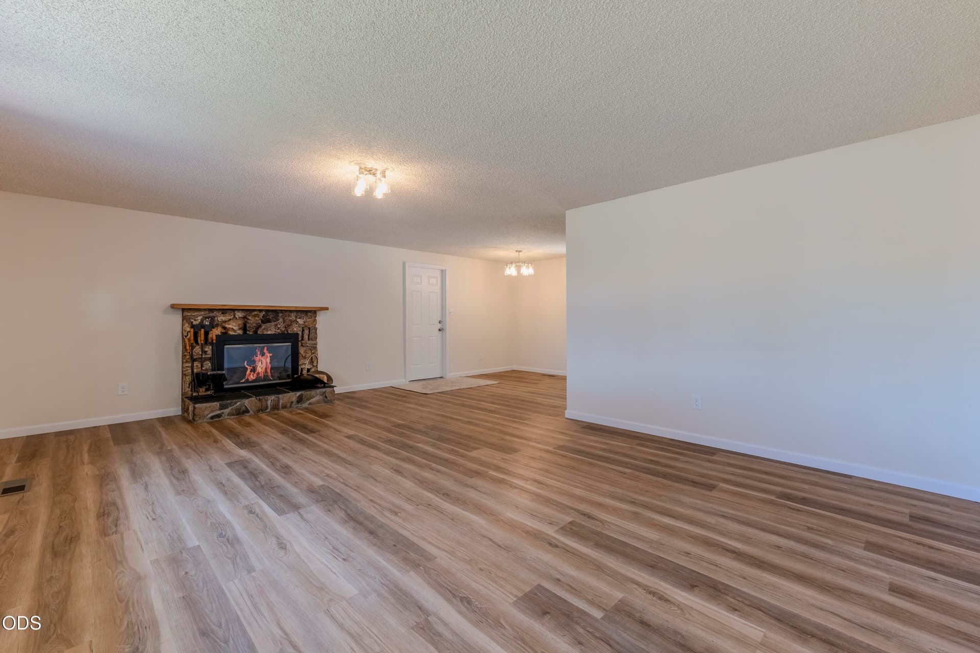 01-6. Photo 4 of 23, 1153 Kelly Street, Medford, OR 97501
