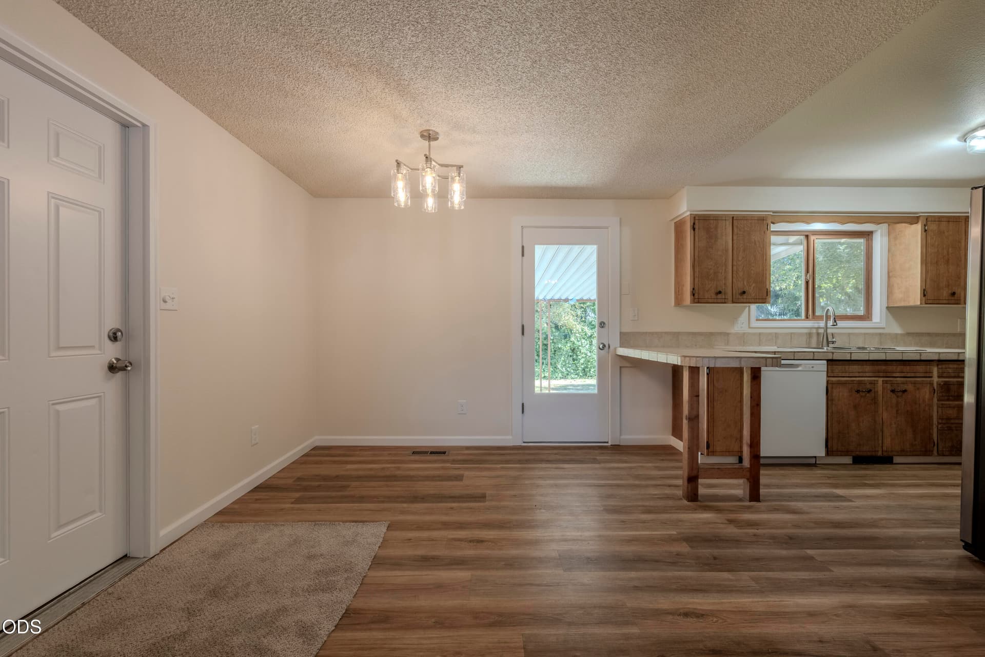 01-9. Photo 5 of 23, 1153 Kelly Street, Medford, OR 97501