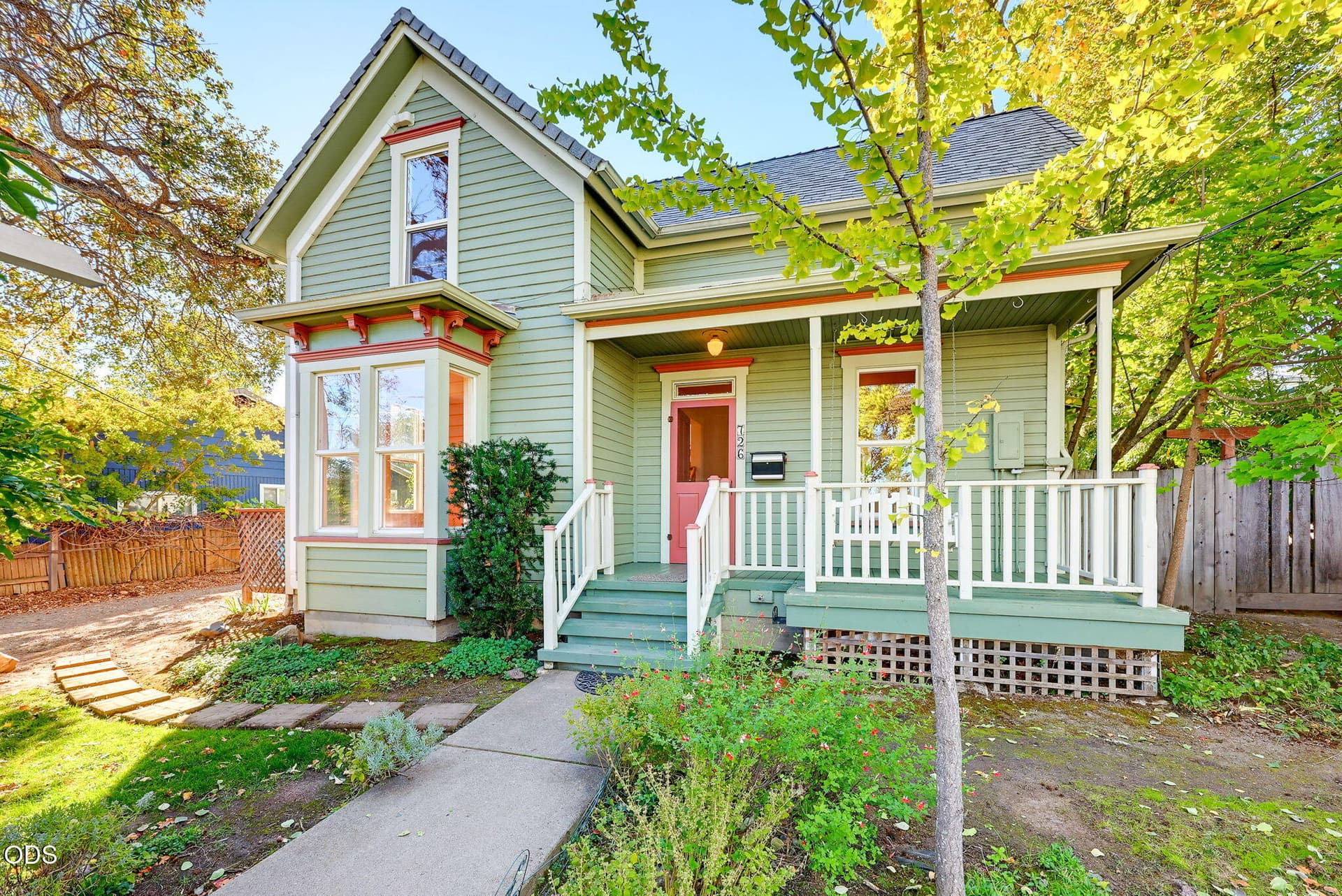 ApxIS00009. Photo 1 of 51, 726 Iowa Street, Ashland, OR 97520