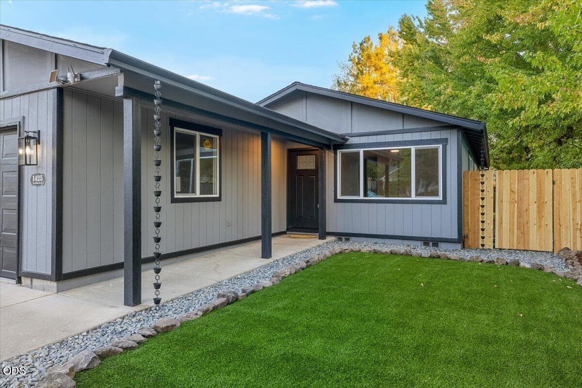 3. Photo 2 of 21, 1425 Lawnridge Street, Medford, OR 97504
