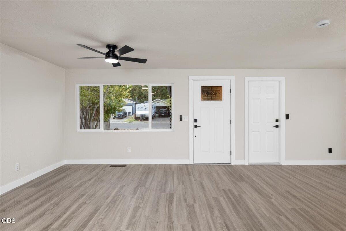 5. Photo 4 of 21, 1425 Lawnridge Street, Medford, OR 97504