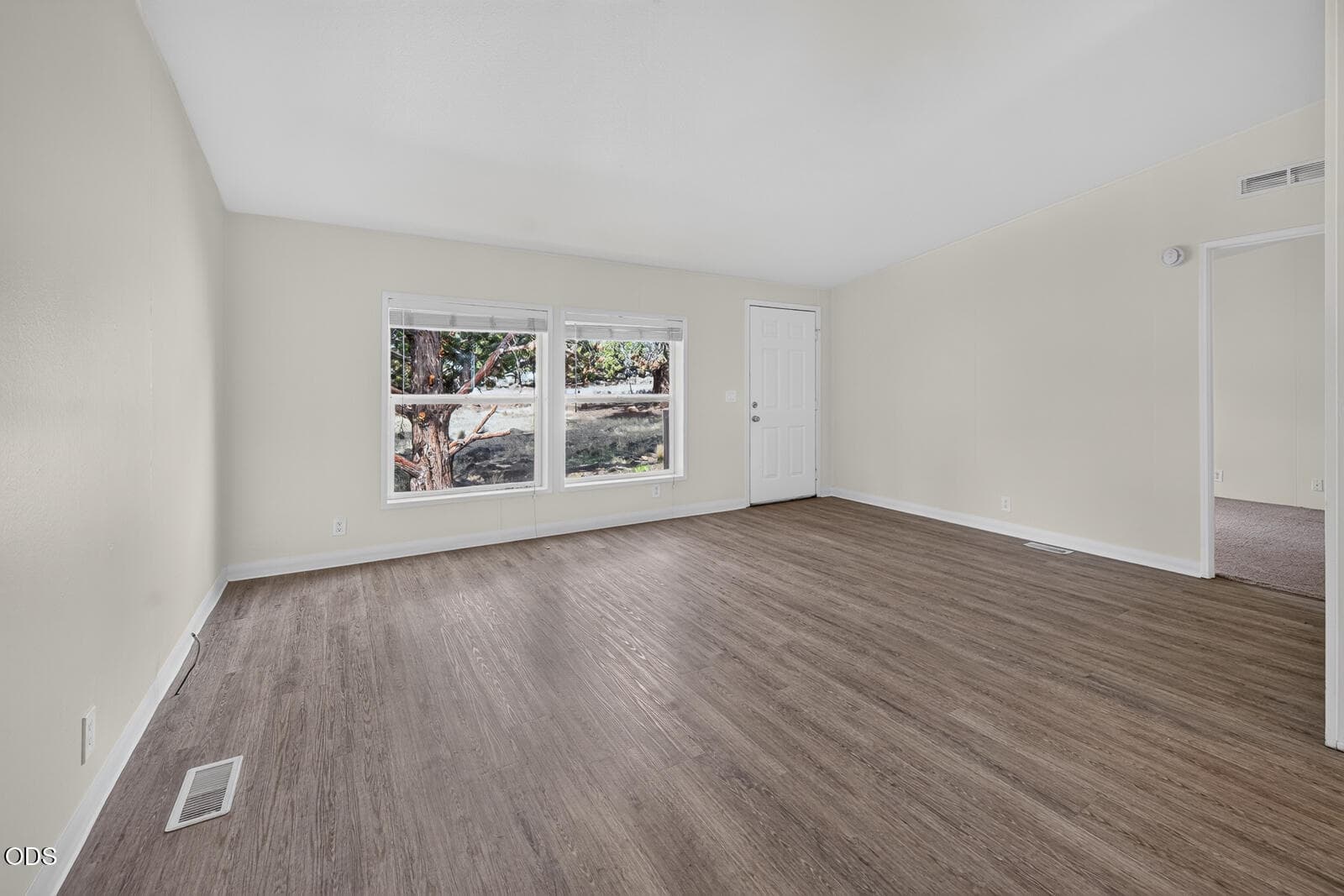 4. Photo 4 of 37, 65280 76th Street, Bend, OR 97703