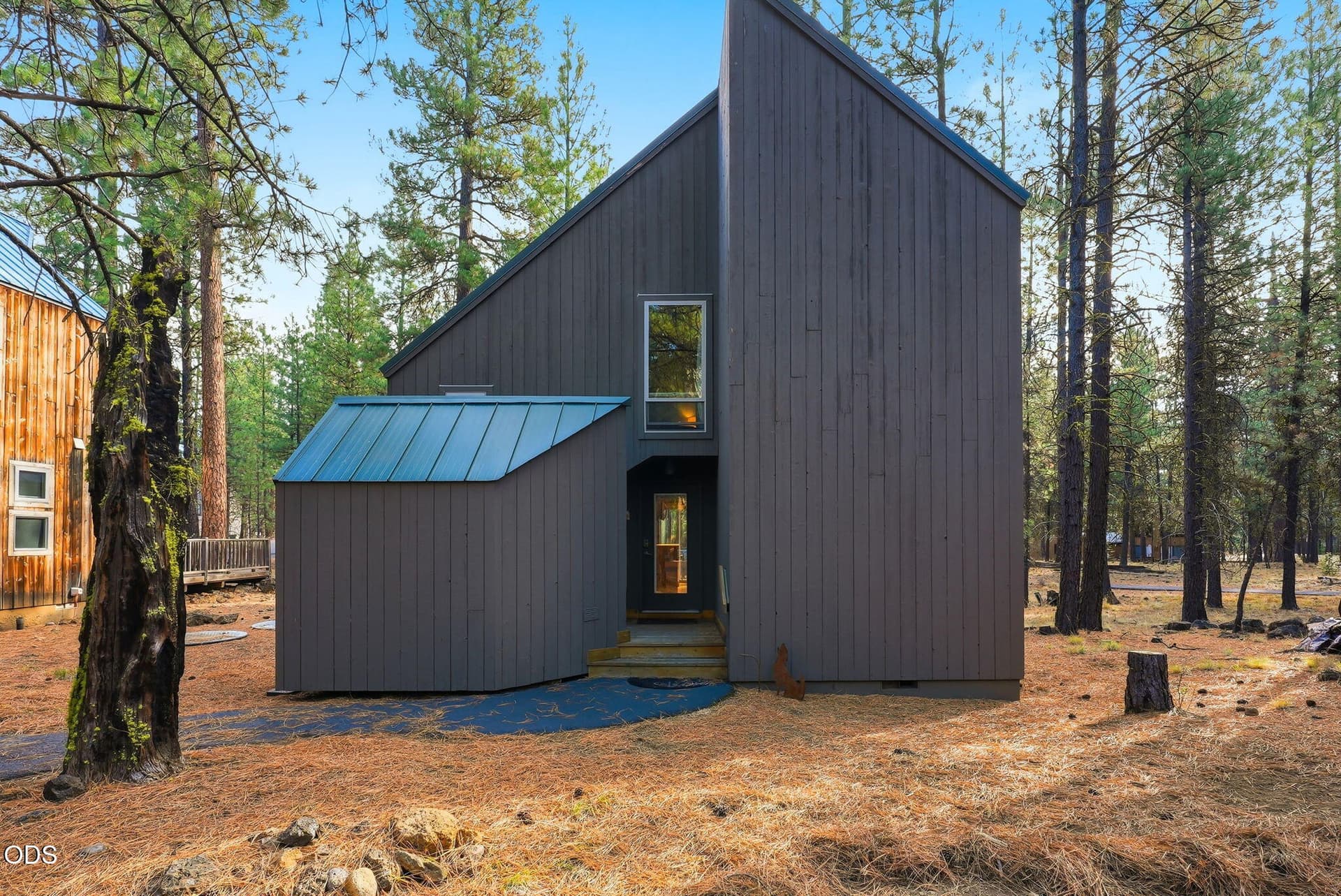 3-web-or-mls-Riley-Visuals-3. Photo 2 of 32, 13621 Vetch Unit BBH 35, Black Butte Ranch, OR 97759